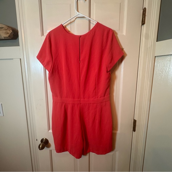 Banana Republic Coral Short Sleeve Romper - Size 14 - Picture 2 of 4